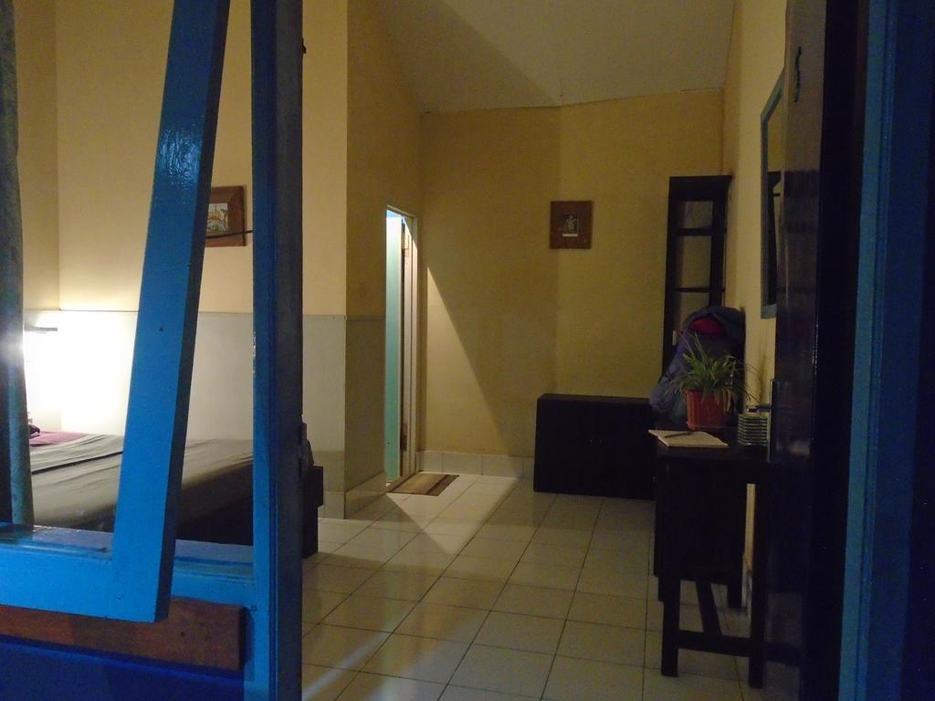 La Casa Homestay Senggigi Kültér fotó