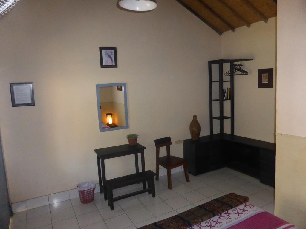 La Casa Homestay Senggigi Kültér fotó