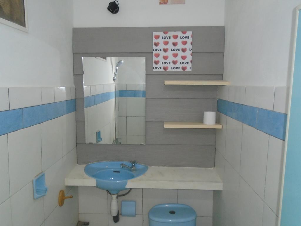 La Casa Homestay Senggigi Kültér fotó