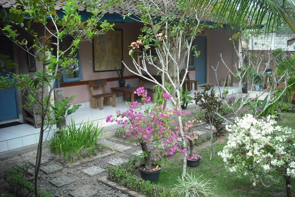 La Casa Homestay Senggigi Kültér fotó