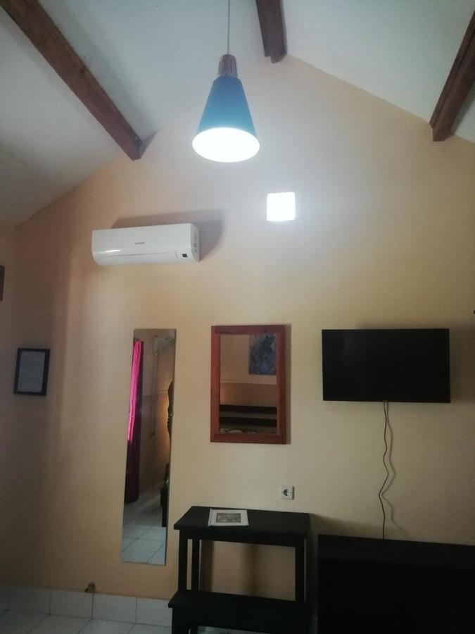 La Casa Homestay Senggigi Kültér fotó
