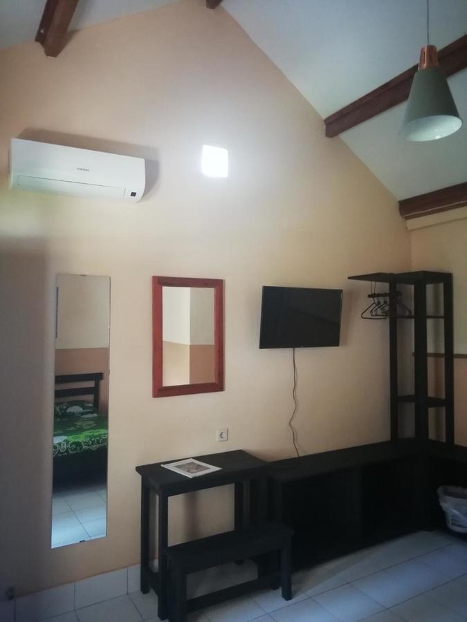 La Casa Homestay Senggigi Kültér fotó