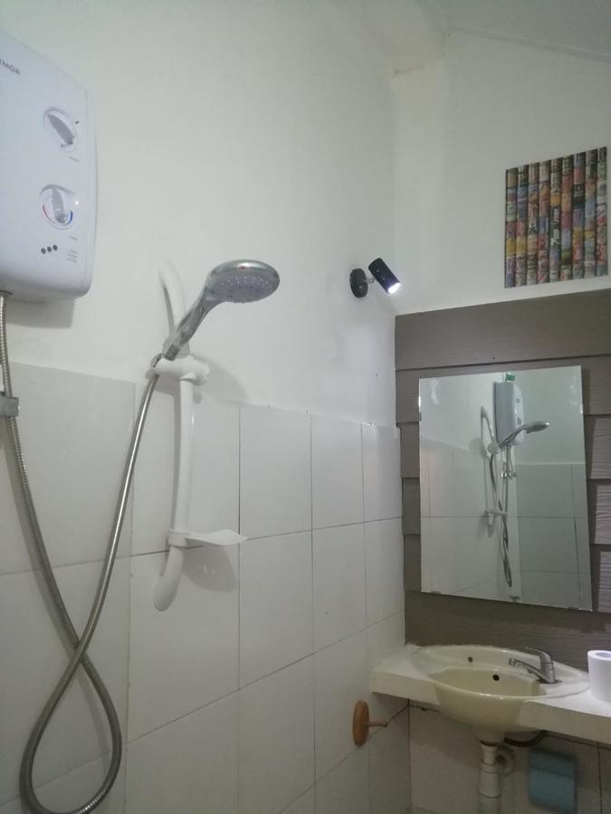 La Casa Homestay Senggigi Kültér fotó