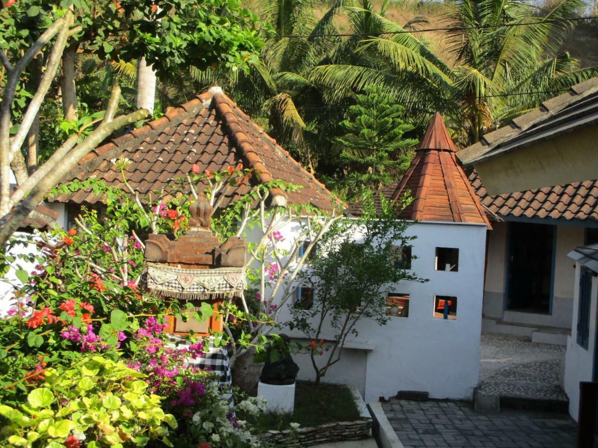 La Casa Homestay Senggigi Kültér fotó